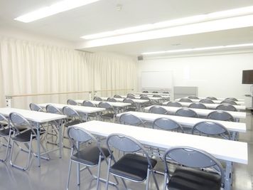 名古屋会議室 スタジオフィックス名古屋栄伏見店 5A（会議室）の室内の写真