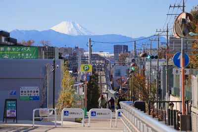 駅から施設に向かう道。晴れた日は富士山がよく見えます。 - おともさん by ダイタデシカ 富士山ビュー屋上貸切アウトドアガーデン BBQ設備ありのその他の写真