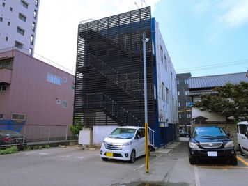 CO-WORKING SALON四季のいろ　レンタル会議室 カフェ併設！レンタル会議室３の外観の写真