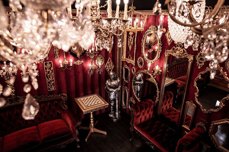 ゴージャスかつ高級感のある、本格アンティークスタジオ - スタジオ ラビアンローズ