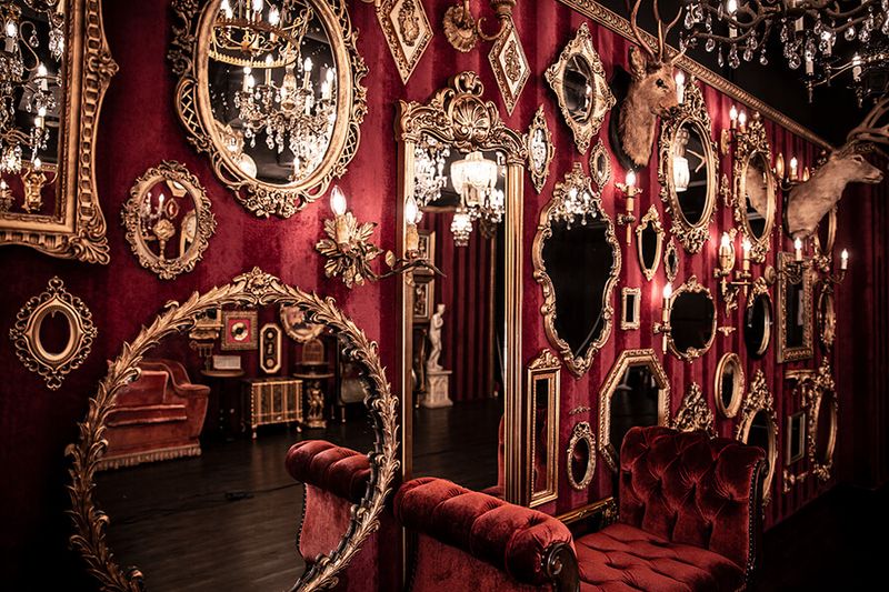 ゴージャスかつ高級感のある、本格アンティークスタジオ - スタジオ ラビアンローズ