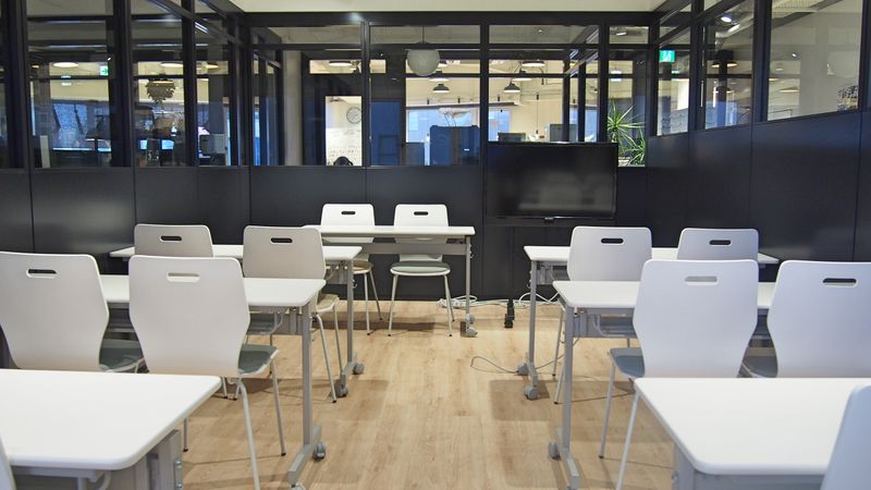 大会議室（〜8名） - fabbit八王子 