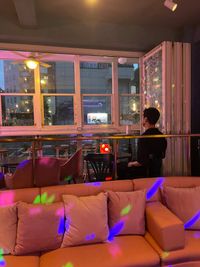 カフェ・ボラボラ原宿 カフェ、バーの室内の写真