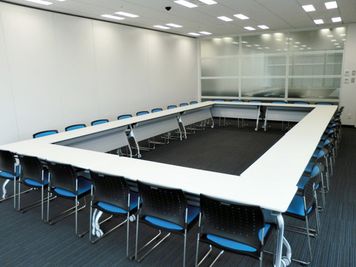 大阪会議室 鐵鋼會館 6号会議室（11階）の室内の写真