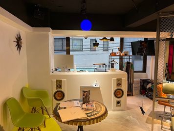 five/one 面貸し　ミラーレンタル　個室ありの室内の写真