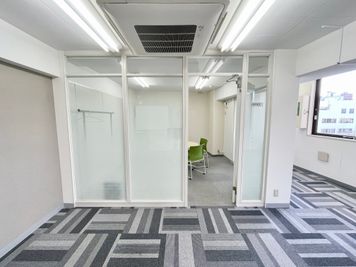 【半透明の壁なので、気軽に入れるお部屋です】 - TIME SHARING四谷 【閉店】6Aの室内の写真