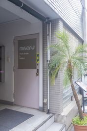中央区八丁堀・好アクセス・複数路線使用可能 
Wi-Fi完備
コスパ最高！ - MISARU 撮影スタジオ&ギャラリー ALL機材Profoto・高さ3.5ｍ・3面R白ホリ・広さ50㎡の室内の写真