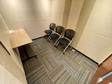 【椅子や延長コードなど室内の備品は全て無料！】 - TIME SHARING四谷 防音ルーム7Cの室内の写真