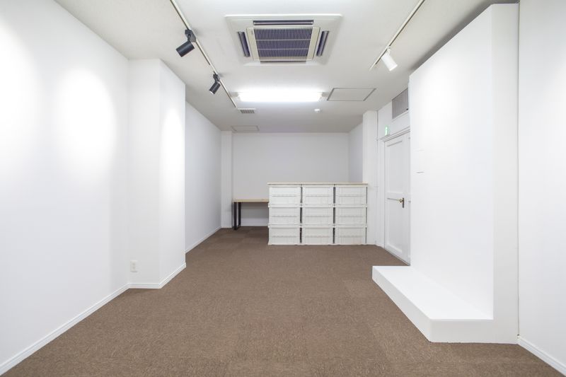 ギャラリー・広さ34㎡・シンプルな白い空間・高さ2.5m - MISARU 撮影スタジオ&ギャラリー