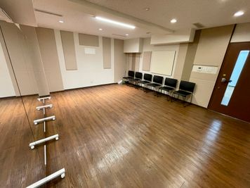 【ダンスレッスン、歌唱、ボイストレーニングなど防音ダンスルームをぜひご活用ください！】 - TIME SHARING四谷 ダンスルーム7Dの室内の写真