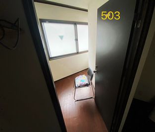 503号室の左側ドア - マイルーム西巣鴨 レンタルスペース５０３の室内の写真