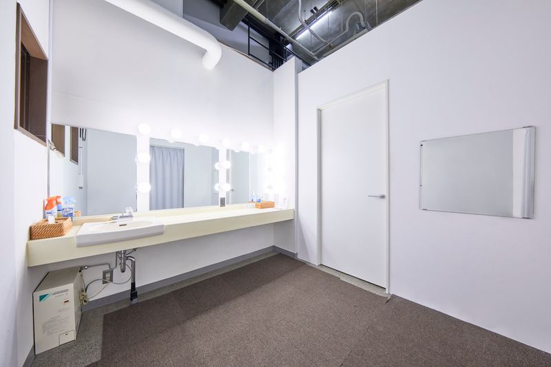 白ホリスタジオ「ムービー撮影用」 - studio shirobako 1st