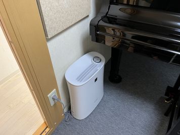 各部屋に空気清浄機あり - みゅーず音楽スタジオ 音楽スタジオ　アップライトピアノ防音練習室の設備の写真