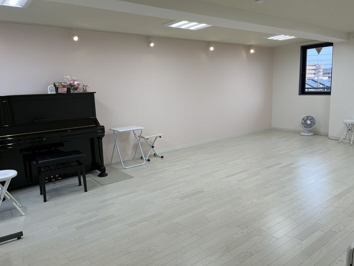 アップライトピアノ設置・広々多目的スペース - みゅーず音楽スタジオ
