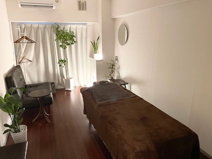 静かな個室のサロンスペース - リラクゼーションスペース　西新宿