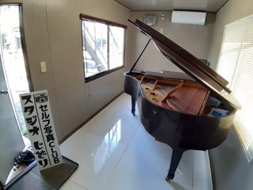 撮影使用にもお使いください - あきる野ピアノ グランドピアノスタジオ　音楽スタジオの室内の写真