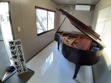 撮影使用にもお使いください - あきる野ピアノ グランドピアノスタジオ　音楽スタジオの室内の写真