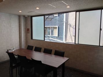 解放感のある大きな窓 - アイマール上野 貸切ダイニング＆キッチンスタジオの室内の写真