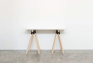 展示台(天板/中・ホワイト) - メゾンシンテンチ  レンタルスペースの設備の写真