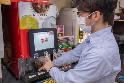 まんがランド錦糸町店 防音完全個室 会議室の室内の写真