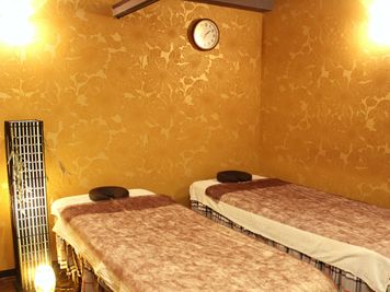 ハンドセラピー荻窪 サロンスペースの室内の写真