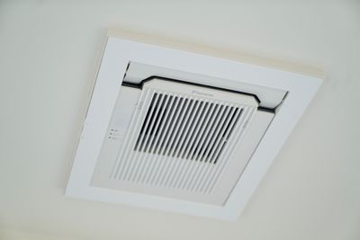 オフィスネスト麻布十番 ミーティングルーム　4名会議室の設備の写真