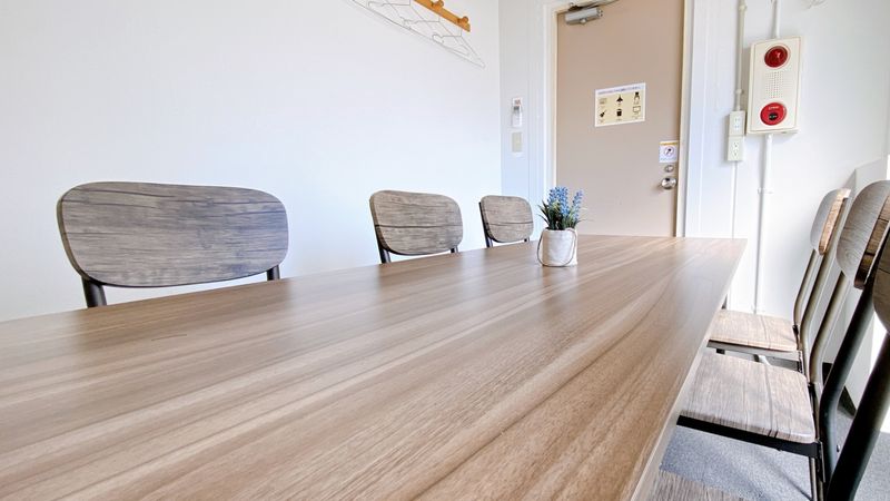  A室 - イエロー［〜6名］ - Colormell（カラメル）横浜西口店