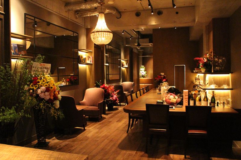 Bar Brown TOKYO 恵比寿、店高Bar レンタルスペースの室内の写真