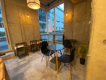 【市ヶ谷駅徒歩6分・Wi-Fi無料】撮影・食事会に新装のカフェ