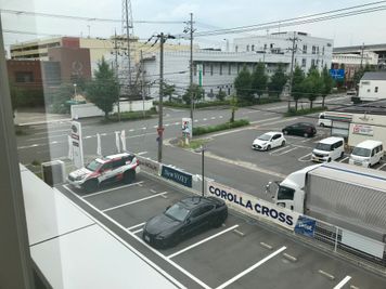 2階会議室より東方面を臨む。 - 京都トヨタ伏見店の室内の写真