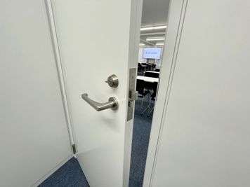 【控室は内側から鍵をかけることができます】 - TIME SHARING新宿 TIME SHARING新宿8Aの室内の写真