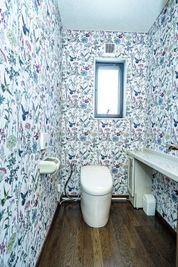 自動開閉トイレ - 葵禅カフェ＆バー 100平米超の洋風空間301(65インチ大型テレビ)の室内の写真