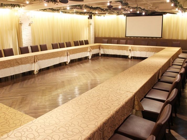 第1会議室（29〜54名）【室料30%オフ】  - 名古屋会議室 ELLE HALL Dining 名古屋駅前店