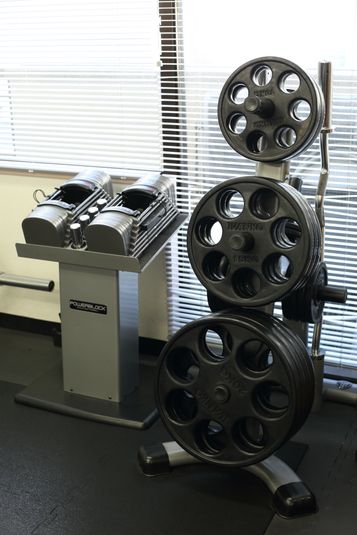 個室のレンタルジムパワーラック左側の部屋① - MIYAZAKI GYM池袋店