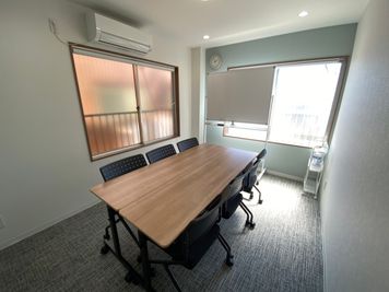 ☆アクセントクロスはブルーグレー☆ - レンタルスペースちとから 千歳烏山駅徒歩２分☆RoomA☆レンタルスペースちとからAの室内の写真