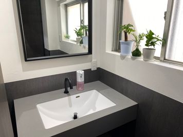 ☆共用スペースに洗面☆ - レンタルスペースちとから 千歳烏山駅徒歩２分☆RoomA☆レンタルスペースちとからAの室内の写真