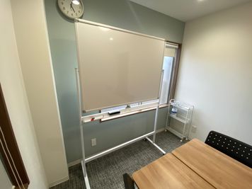 ☆ホワイトボード☆ - レンタルスペースちとから 千歳烏山駅徒歩２分☆RoomA☆レンタルスペースちとからAの室内の写真