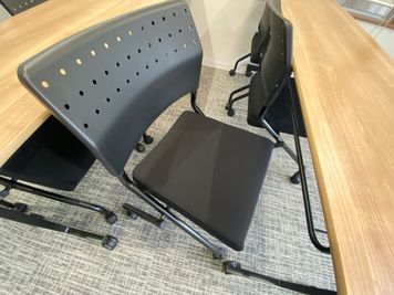 ☆クッション付きの椅子です☆ - レンタルスペースちとから 千歳烏山駅徒歩２分☆RoomA☆レンタルスペースちとからAの室内の写真