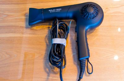 ヘアドライヤーをご用意しました。1200Wでございます。 - レンタルサロン&ヒーリング・クロエ横浜駅前の設備の写真