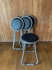 備品は折り畳み椅子が４つのみあります。 - ハイツシマ 楽器練習、ヨガ、簡単なダンスや体操、発声練習などにの室内の写真