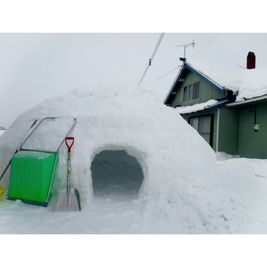 冬はかまくらもできます - OMOTENASHI LODGE 悠遊 田舎の広々キッチン付きレンタルスペースの室内の写真