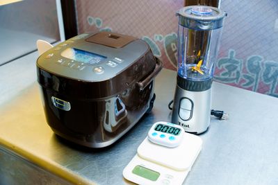 ミキサー、炊飯器、計量器、キッチンタイマーなどもございます😊 - アイマール上野 貸切ダイニング＆キッチンスタジオの設備の写真