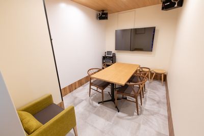 《2～4名用》【会議・打ち合わせに最適👩‍💻】電源/Wi-Fi完備/ソフトドリンク飲み放題付き☕️の完全個室！ - カラオケビッグエコー　五反田東口駅前店