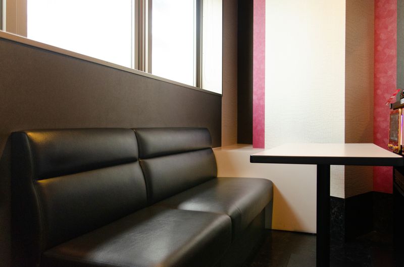 《2～4名用》会議・打ち合わせ用ルーム【サイズS】 - カラオケビッグエコー　品川港南口駅前店