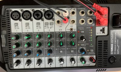 iPhone接続、CD再生可能です。ご利用前にお申し付けください。(無料) - SMDレンタルスタジオ 音楽練習室の設備の写真