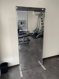 移動可能な姿鏡 - Fitnear gym つくば店 レンタルトレーニングルームAの室内の写真
