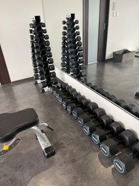 ダンベル
1〜25kg - Fitnear gym つくば店 レンタルトレーニングルームAの室内の写真