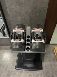 可変式ダンベル　4kg〜40.5kg - Fitnear gym つくば店 レンタルトレーニングルームBの室内の写真