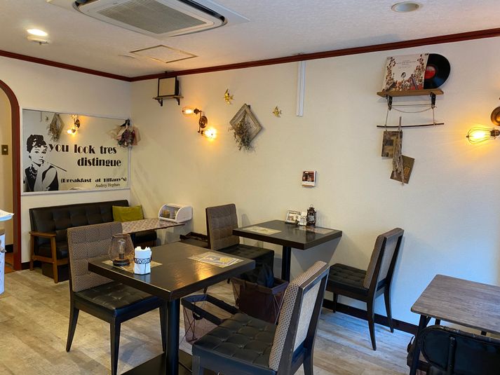 KOZA カフェスペース　レンタル オシャレカフェ　キッチン付き　の室内の写真