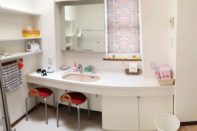 8階：パウダールーム - アキバホームスタジオ キッチン付き撮影レンタルスペースの室内の写真